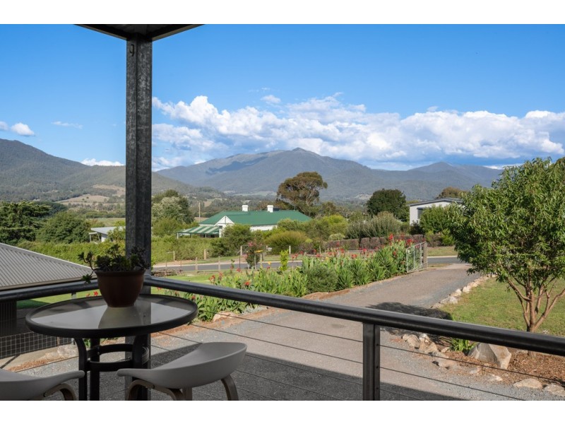 12 Charles Street, Tawonga VIC 3697