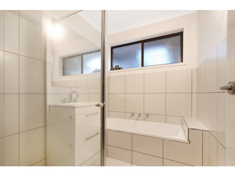 19 Billy Hughes Court, West Wodonga VIC 3690