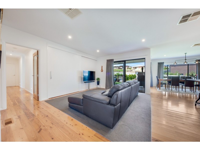 19 Kite Place, Leneva VIC 3691