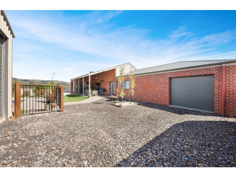 19 Kite Place, Leneva VIC 3691