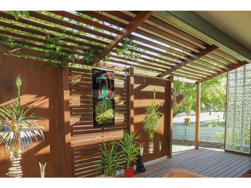 94 Lakeside Avenue, Mount Beauty VIC 3699