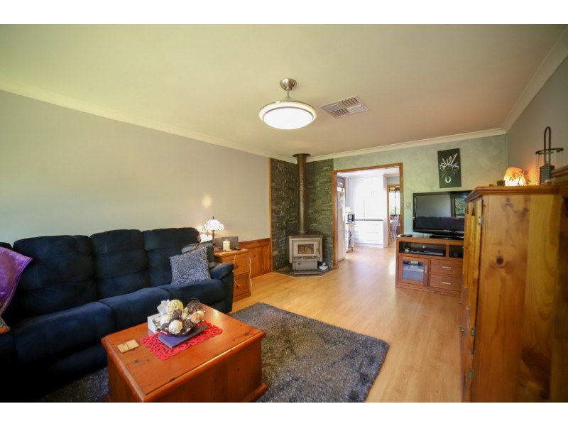 94 Lakeside Avenue, Mount Beauty VIC 3699