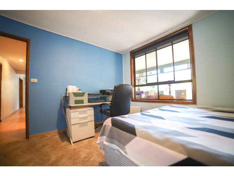 94 Lakeside Avenue, Mount Beauty VIC 3699