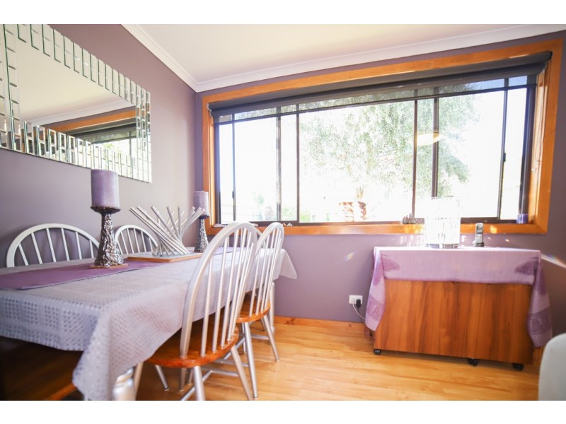 94 Lakeside Avenue, Mount Beauty VIC 3699