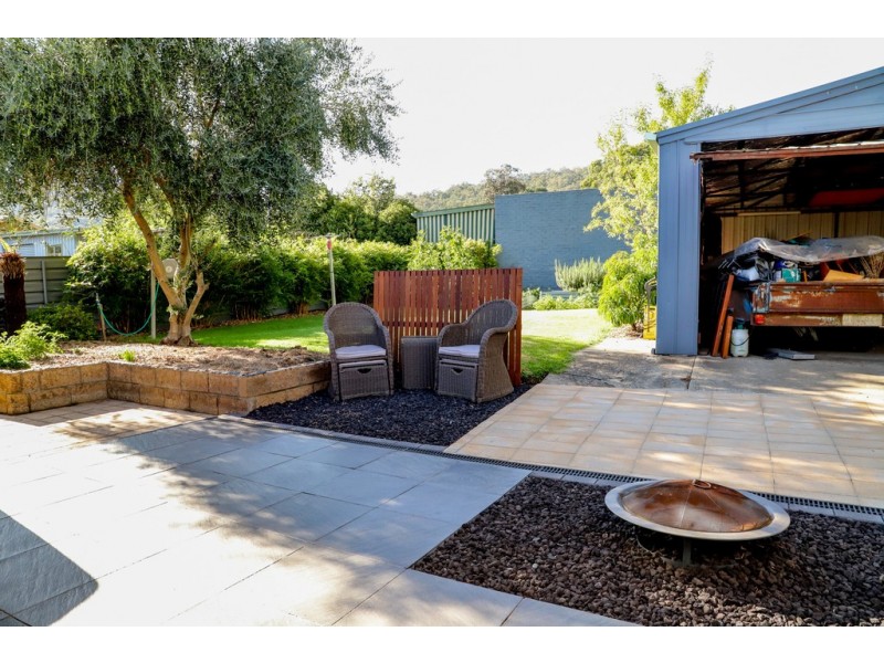 94 Lakeside Avenue, Mount Beauty VIC 3699