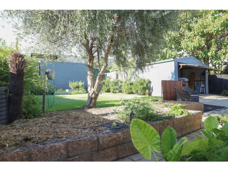 94 Lakeside Avenue, Mount Beauty VIC 3699