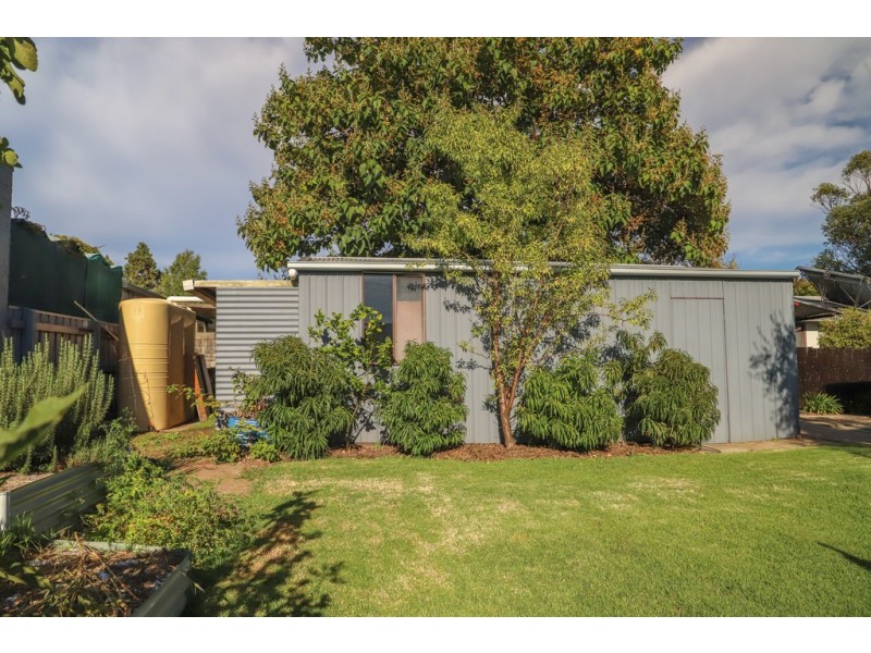 94 Lakeside Avenue, Mount Beauty VIC 3699