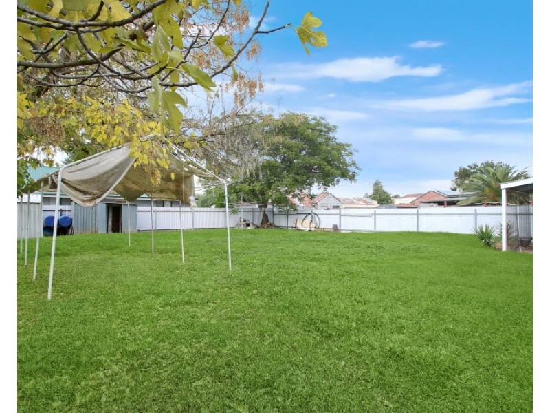2 OXFORD STREET, Chiltern VIC 3683