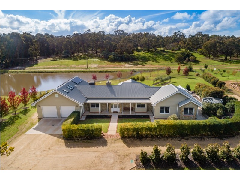 33 Hillandale Court, Bonegilla VIC 3691
