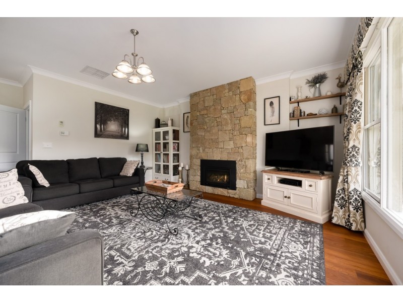 33 Hillandale Court, Bonegilla VIC 3691