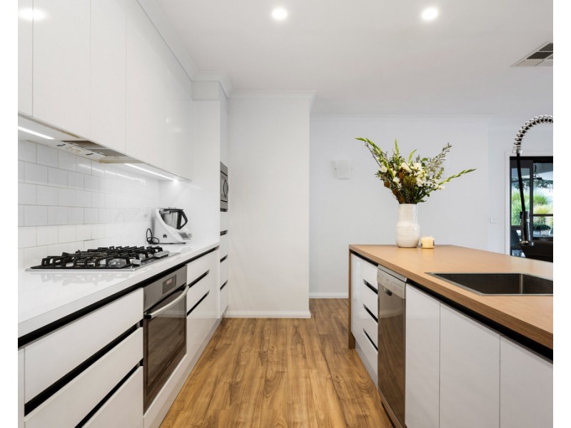 13 Kestrel Circuit, Wodonga VIC 3690