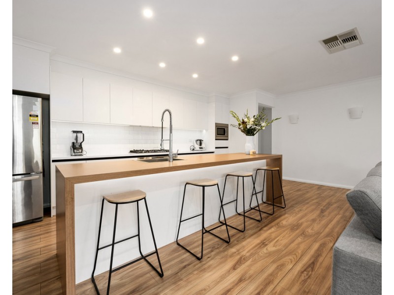 13 Kestrel Circuit, Wodonga VIC 3690