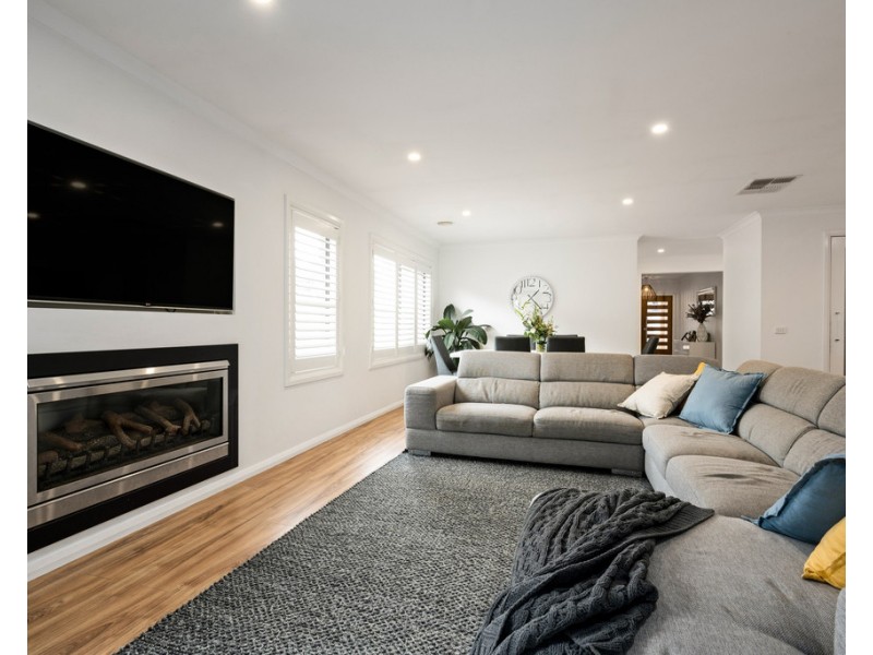 13 Kestrel Circuit, Wodonga VIC 3690