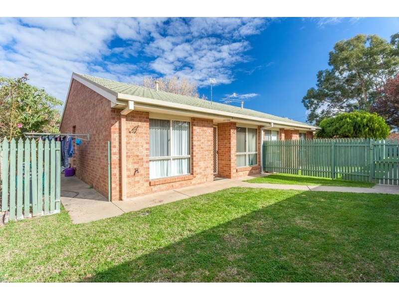4/588 Webb Street, Lavington NSW 2641