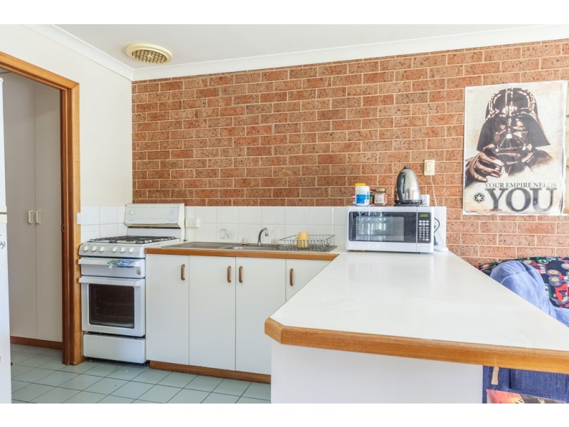 4/588 Webb Street, Lavington NSW 2641