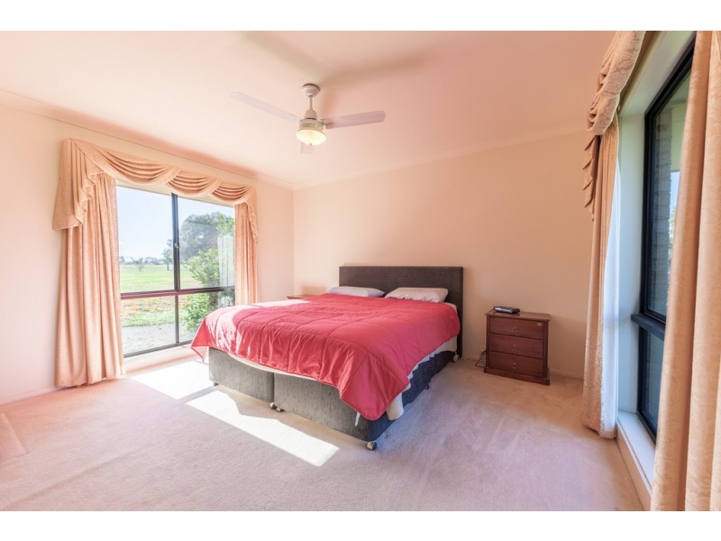 4580 Riverina Highway, Howlong NSW 2643