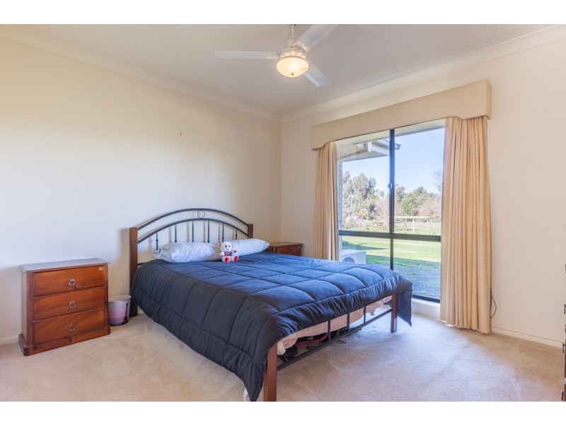 4580 Riverina Highway, Howlong NSW 2643