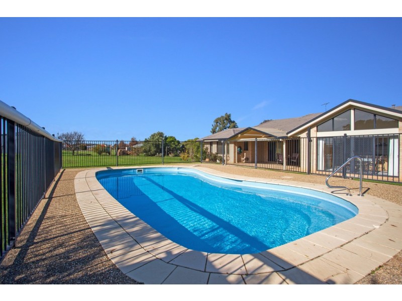 4580 Riverina Highway, Howlong NSW 2643