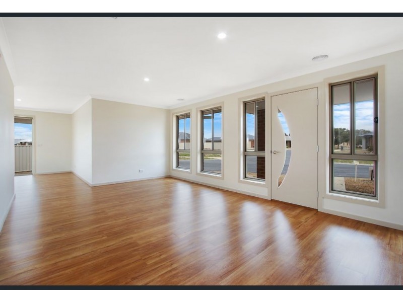 31 MURRAY WAY, West Wodonga VIC 3690
