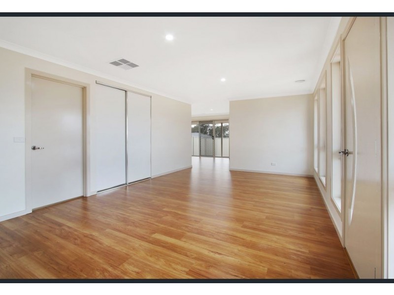 31 MURRAY WAY, West Wodonga VIC 3690