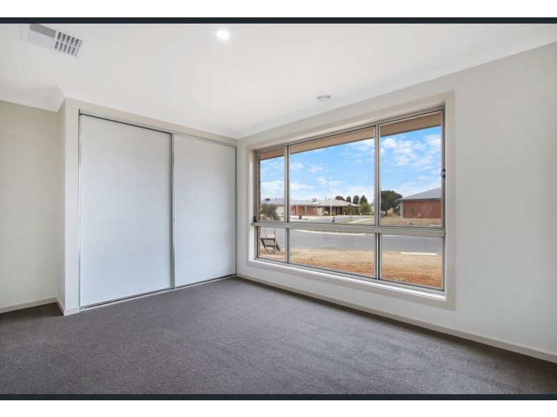 31 MURRAY WAY, West Wodonga VIC 3690
