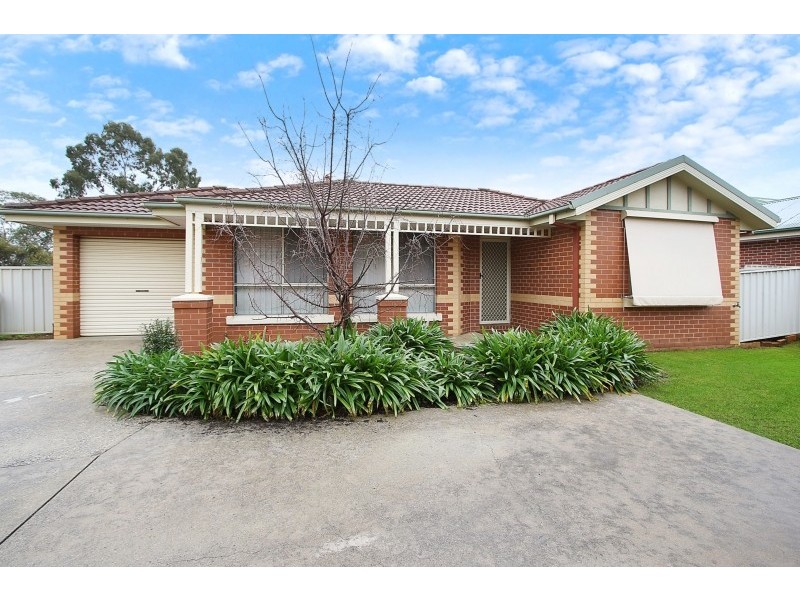 2/13 BILLY HUGHES COURT, West Wodonga VIC 3690