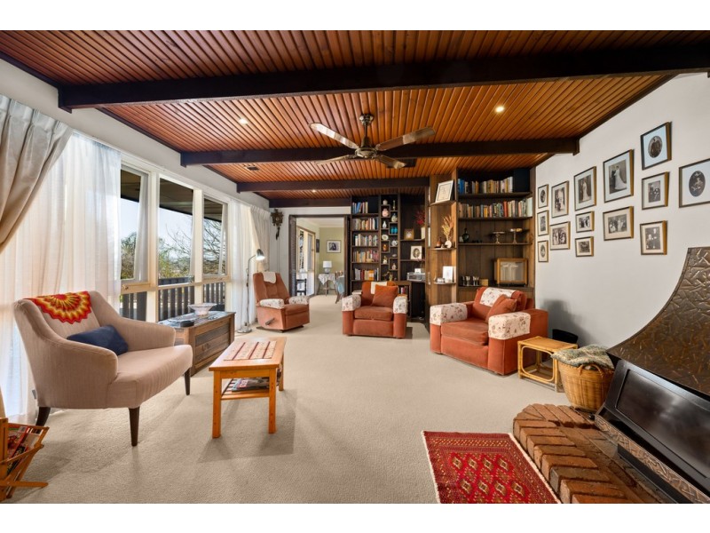 423 Parkview Crescent, Lavington NSW 2641