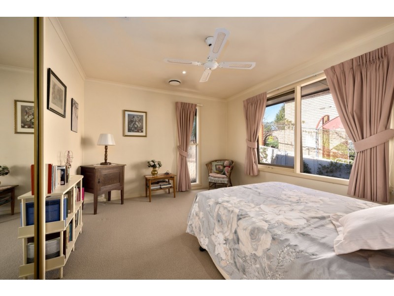 423 Parkview Crescent, Lavington NSW 2641