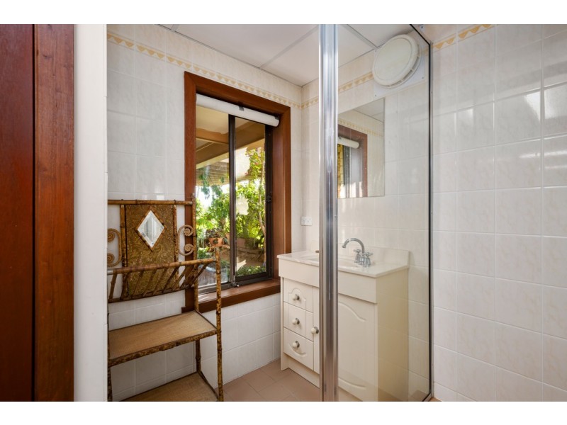 423 Parkview Crescent, Lavington NSW 2641