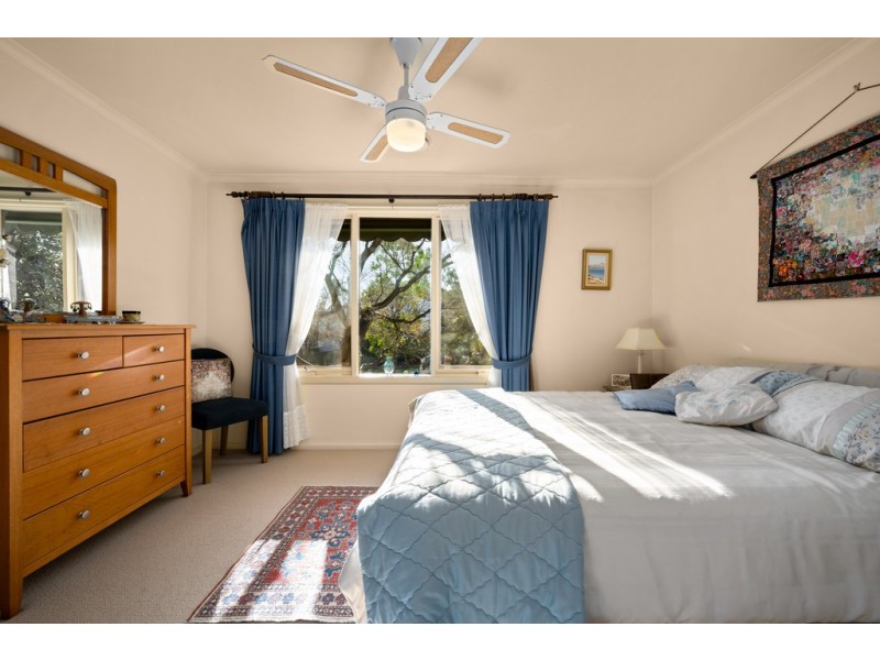 423 Parkview Crescent, Lavington NSW 2641