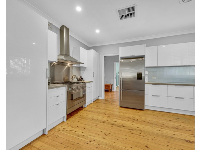 529 McDonald Road, Lavington NSW 2641