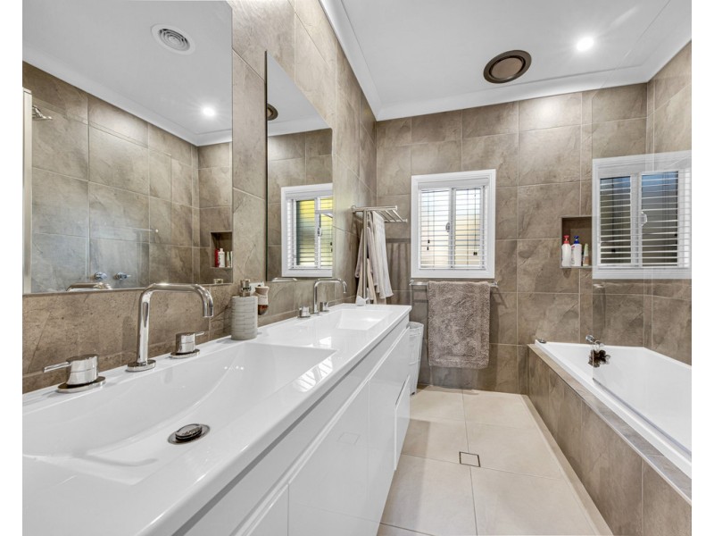 529 McDonald Road, Lavington NSW 2641