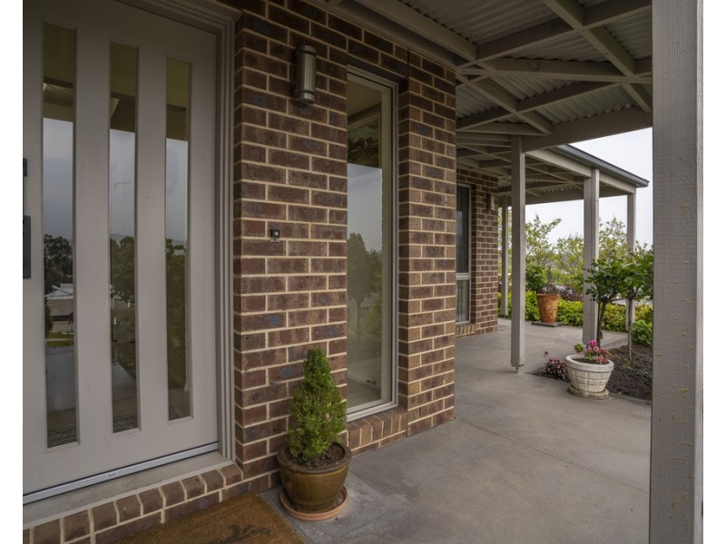 41 Clarendon Avenue, Wodonga VIC 3690