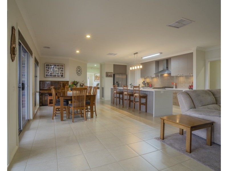 41 Clarendon Avenue, Wodonga VIC 3690