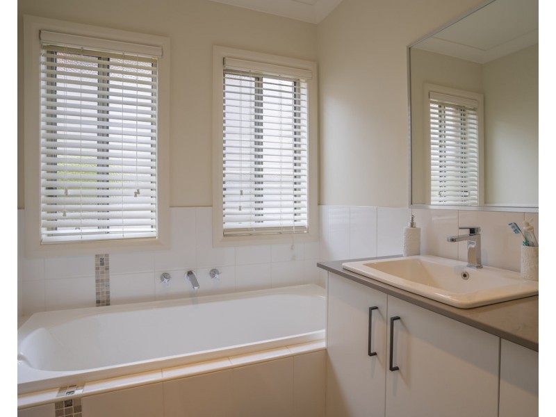 41 Clarendon Avenue, Wodonga VIC 3690