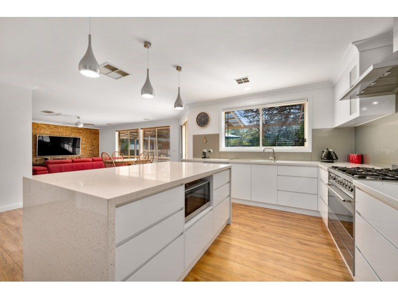 33 Condon Place, Lavington NSW 2641