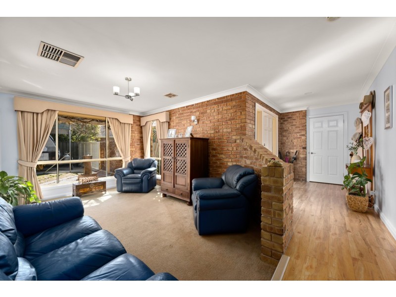 33 Condon Place, Lavington NSW 2641
