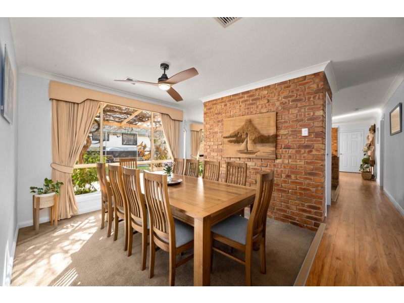 33 Condon Place, Lavington NSW 2641