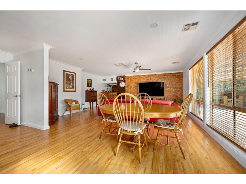 33 Condon Place, Lavington NSW 2641