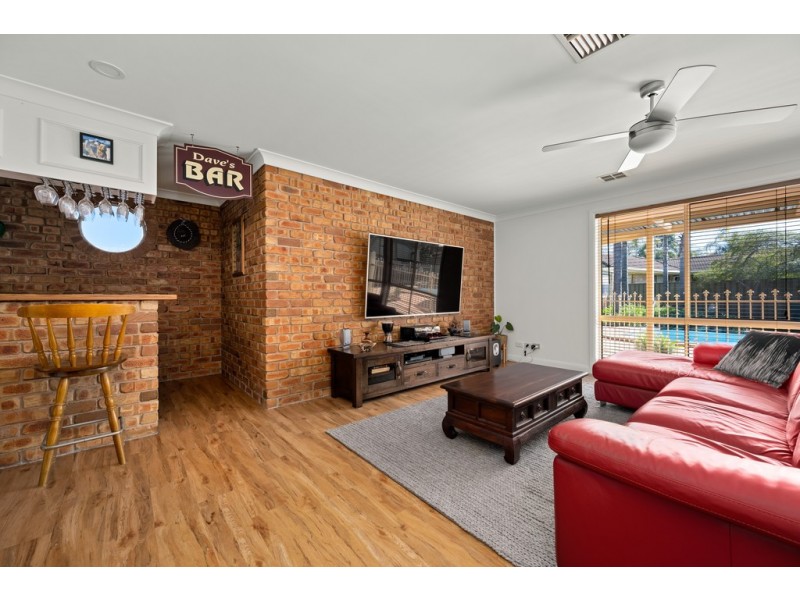 33 Condon Place, Lavington NSW 2641