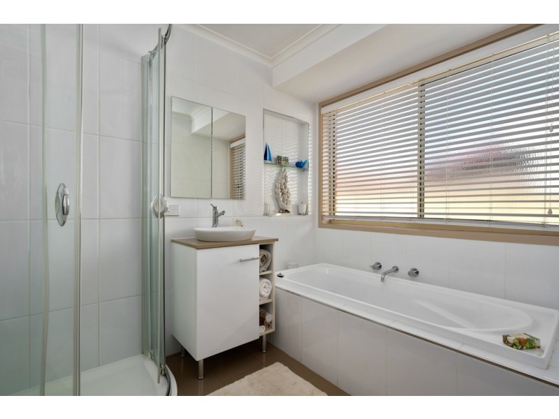 33 Condon Place, Lavington NSW 2641