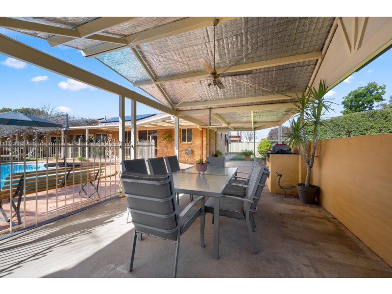 33 Condon Place, Lavington NSW 2641
