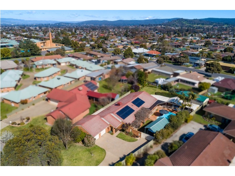 33 Condon Place, Lavington NSW 2641