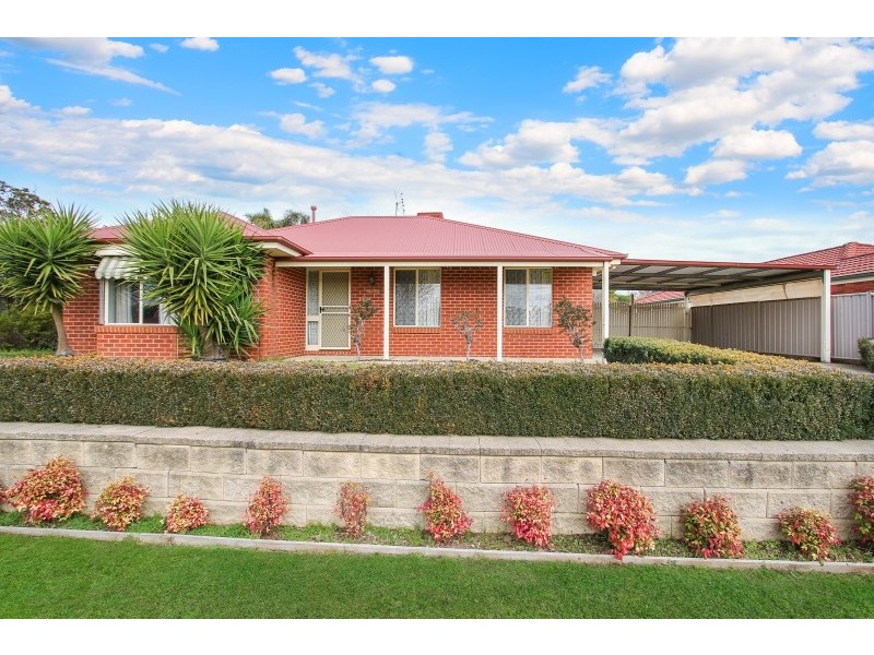 8 CARAWAY STREET, Baranduda VIC 3691