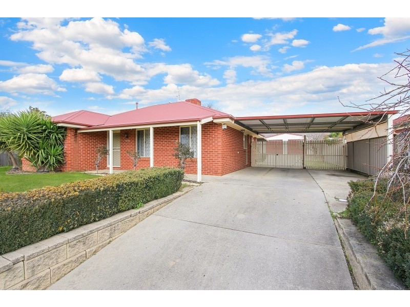 8 CARAWAY STREET, Baranduda VIC 3691