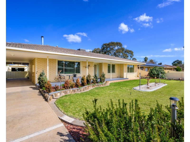 98 Kennedy Street, Howlong NSW 2643