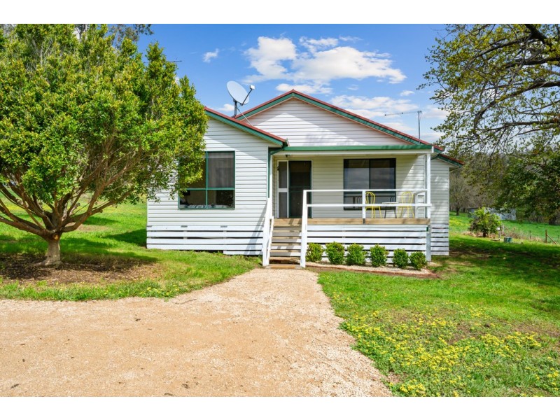 2189 Beechworth-Wodonga Road, Leneva VIC 3691