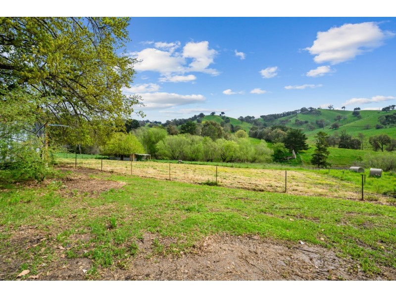 2189 Beechworth-Wodonga Road, Leneva VIC 3691
