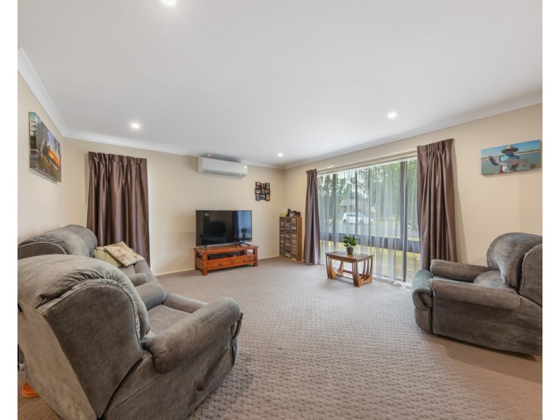 Unit 1 and 2/1 Burns Court, Wodonga VIC 3690