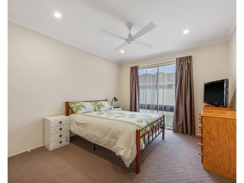 Unit 1 and 2/1 Burns Court, Wodonga VIC 3690